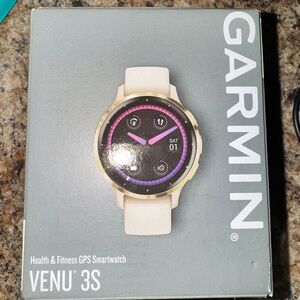 Garmin Venu 3S Smartwatch - Beige and Gold